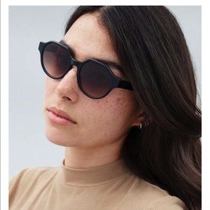 Krewe Paseo sunglasses black + obsidian
